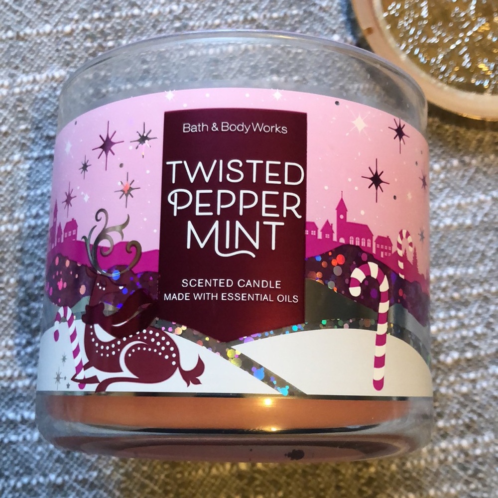 NWT bath & body works twisted peppermint jar candle.